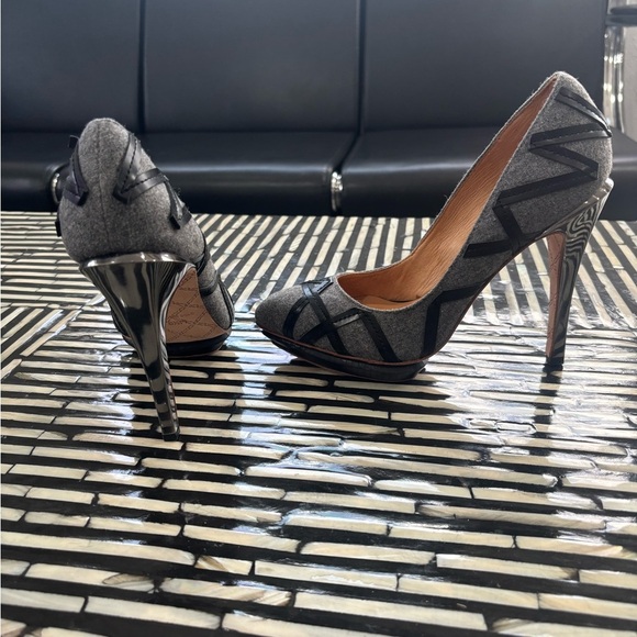 Authentic L.A.M.B. Women's Gray Peep Toe Heels-Retails $295 - Picture 7 of 9